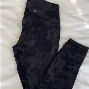 Lululemon camo aligns